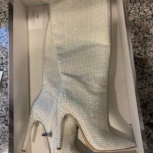 Jennifer Lopez White Boots